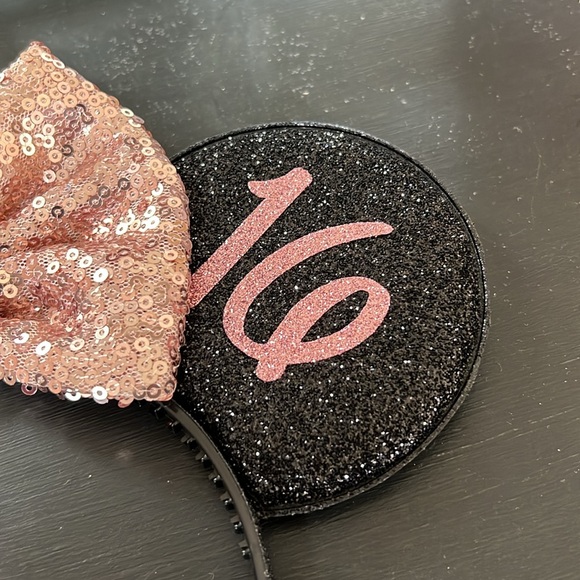 Minnie Mouse Ears - Picture 3 of 3